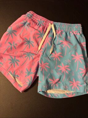 chubbies Pink & Blue Palm Swim Shorts